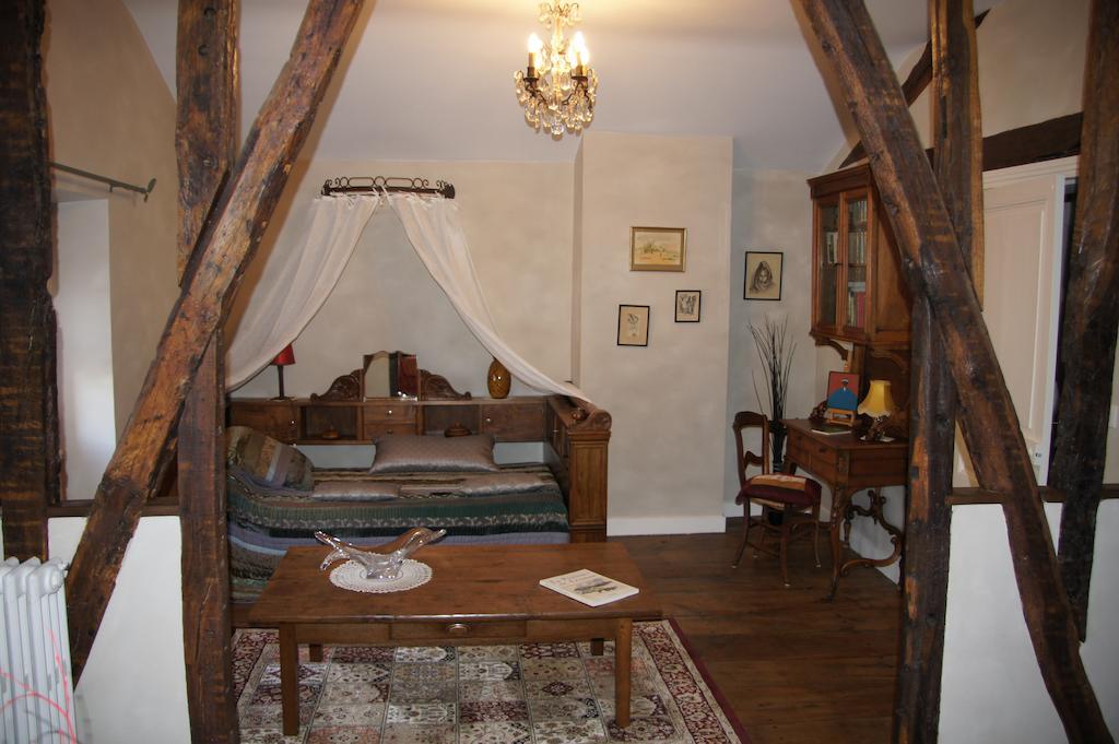Le Clos De La Muse Saint-Junien Εξωτερικό φωτογραφία